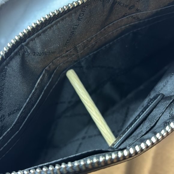 Michael Kors wristlet wallet - Picture 3 of 4